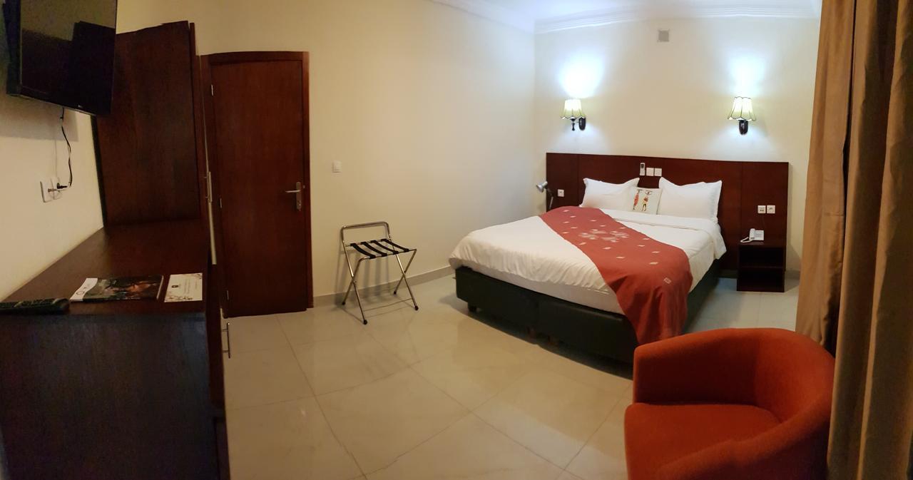 Hotel La Rose Blanche Korhogo Exterior foto
