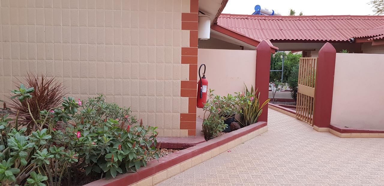 Hotel La Rose Blanche Korhogo Exterior foto