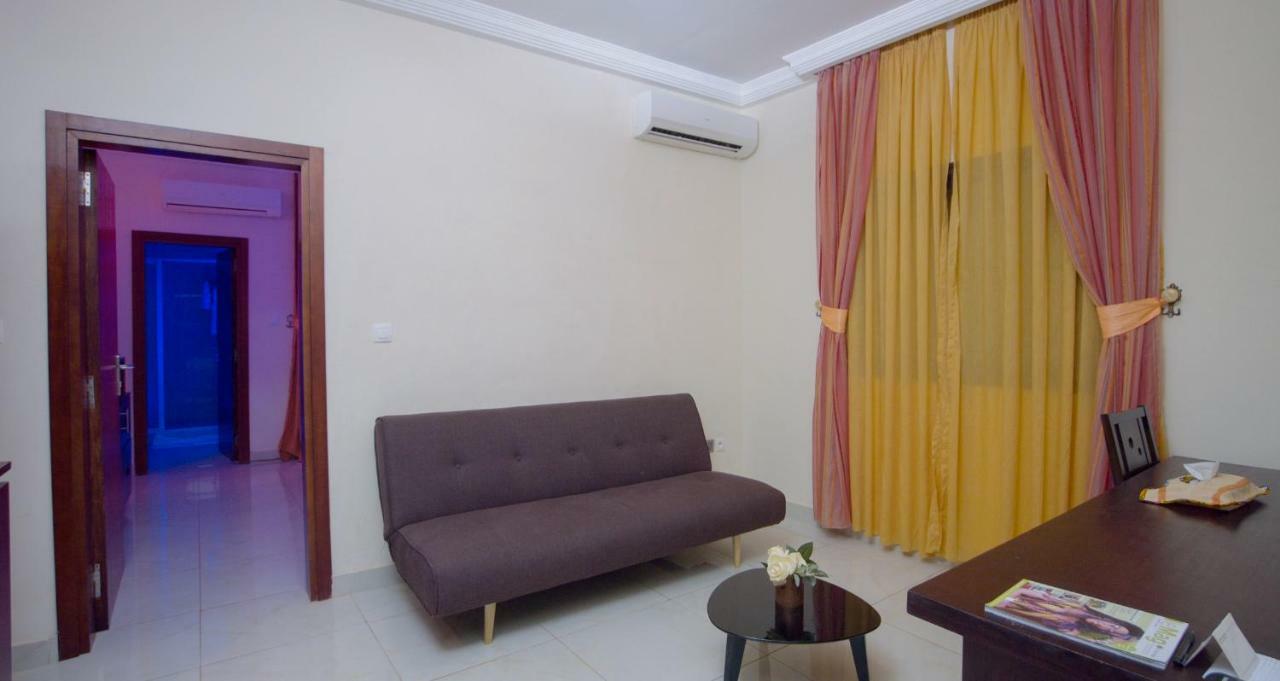 Hotel La Rose Blanche Korhogo Exterior foto