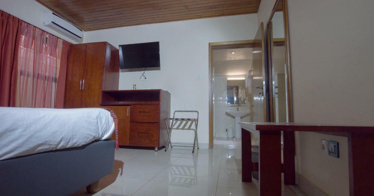 Hotel La Rose Blanche Korhogo Exterior foto