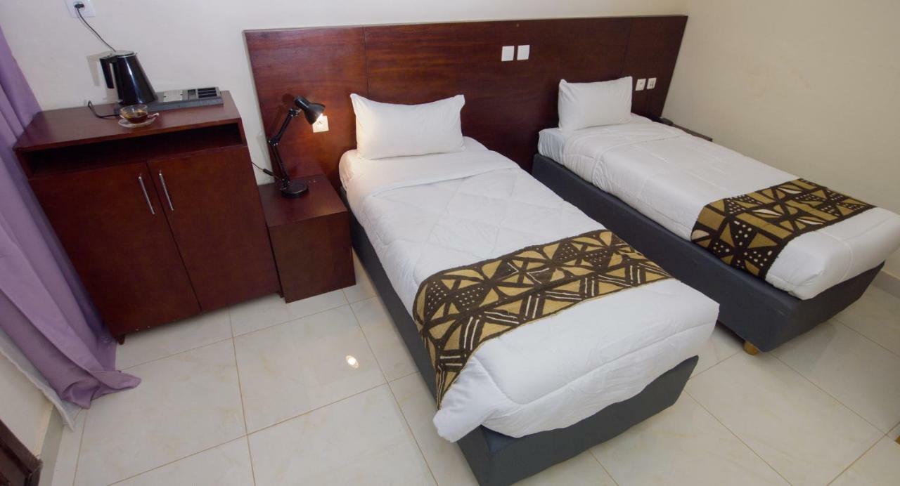 Hotel La Rose Blanche Korhogo Exterior foto