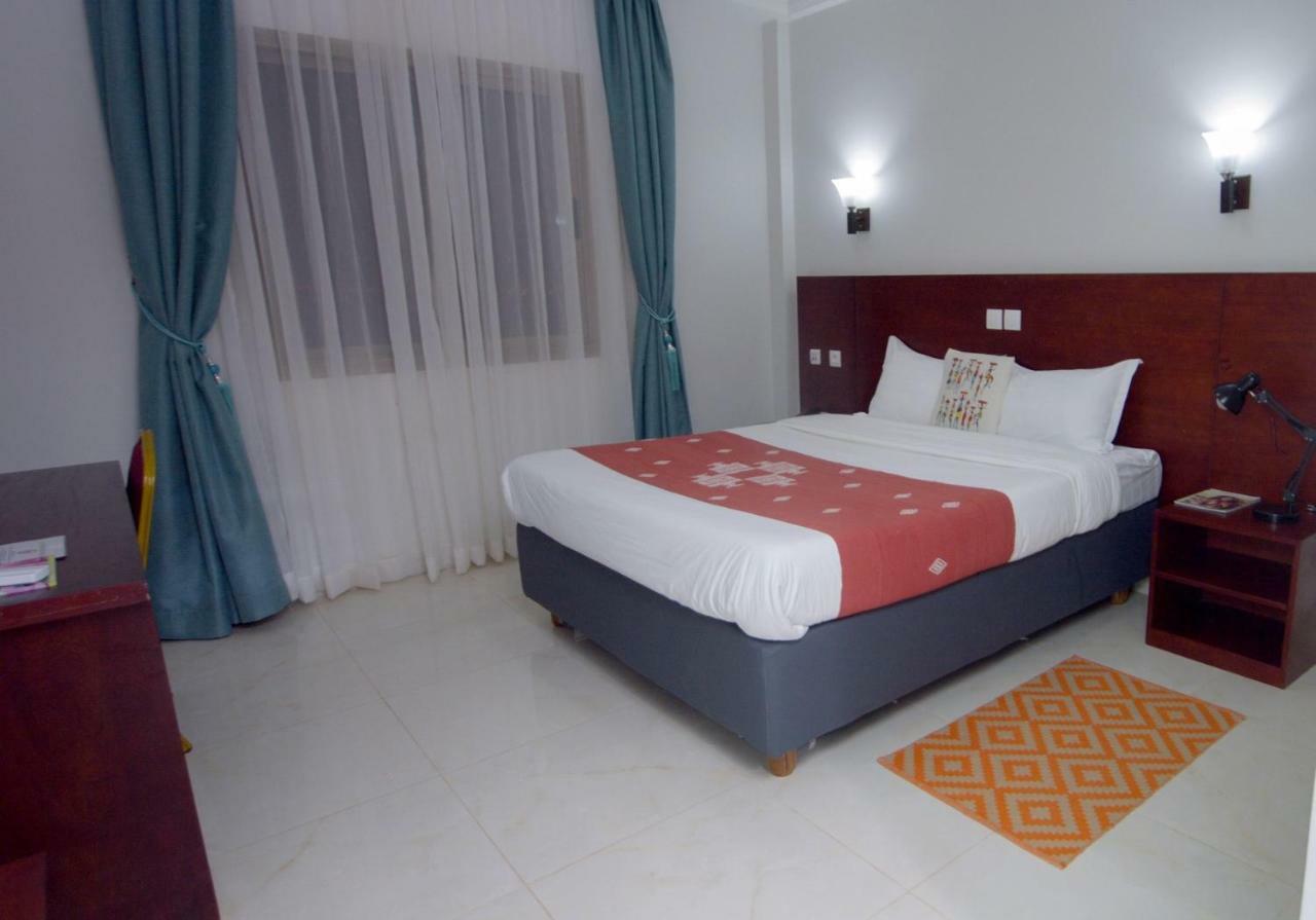 Hotel La Rose Blanche Korhogo Exterior foto